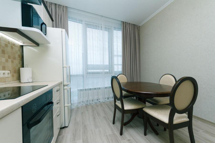 Apart Assistant On Smart Plaza Kiev Buitenkant foto