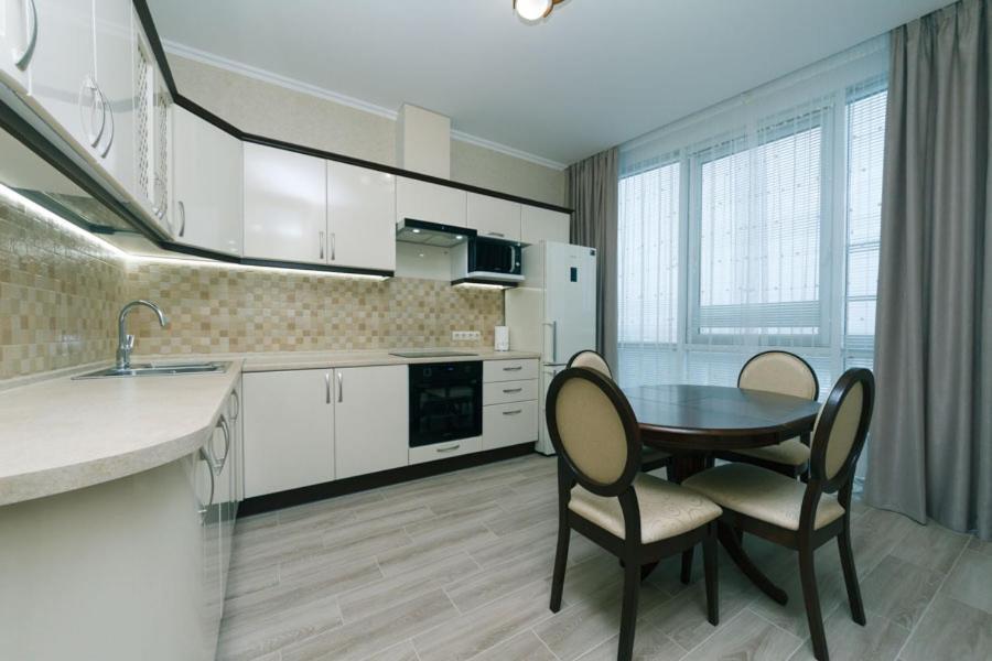 Apart Assistant On Smart Plaza Kiev Buitenkant foto