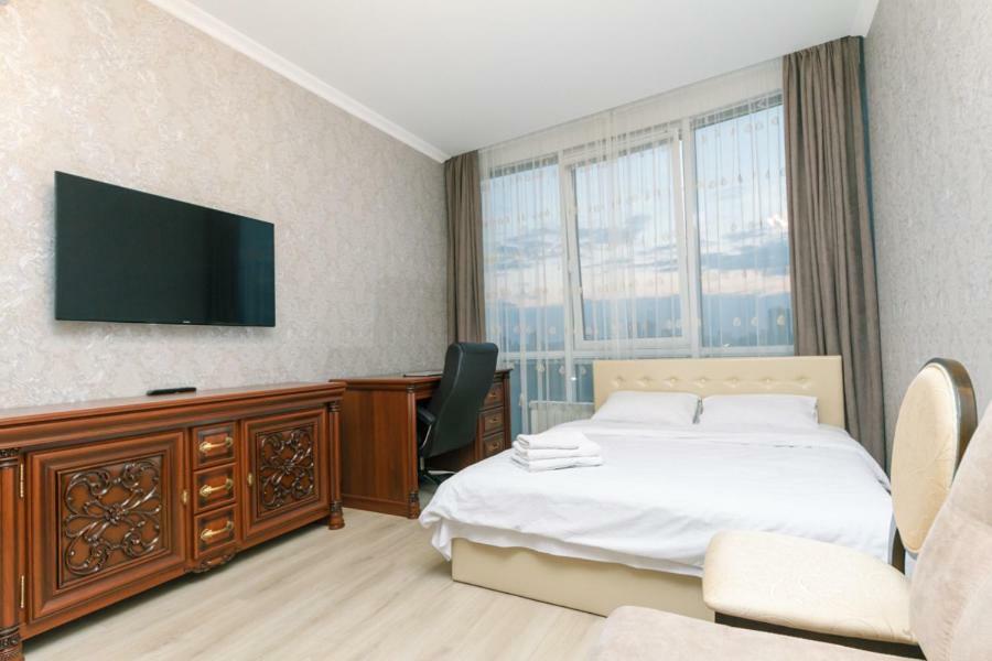 Apart Assistant On Smart Plaza Hotel Kiev Buitenkant foto